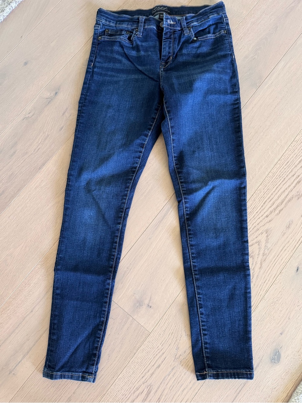 Banana Republic Skinny Jeans – Medium/Dark Wash – Size 28/6